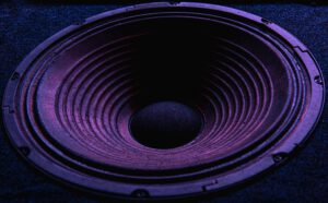 instalar sistemas de audio en valencia - corneta