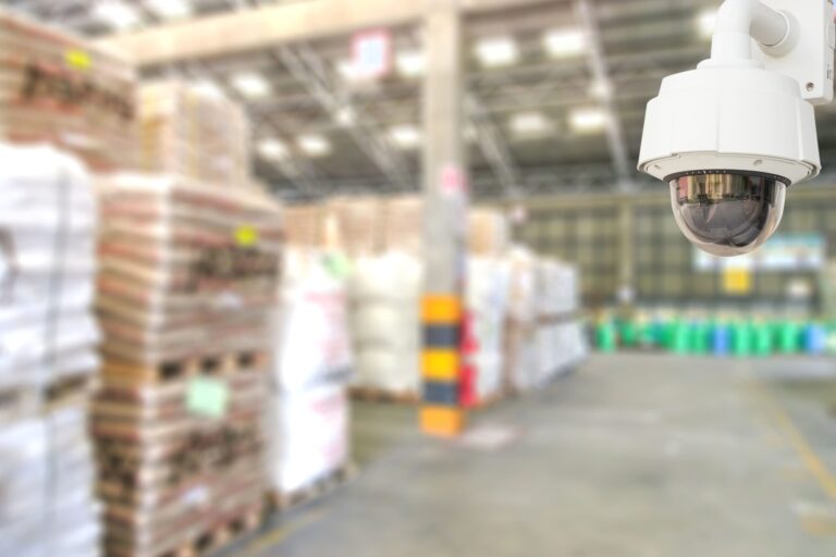 instalación de alarmas en naves industriales en Valencia - con sensor y alarma