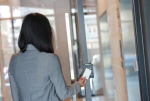 Sistemas de automatización de puertas en Valencia - Botón