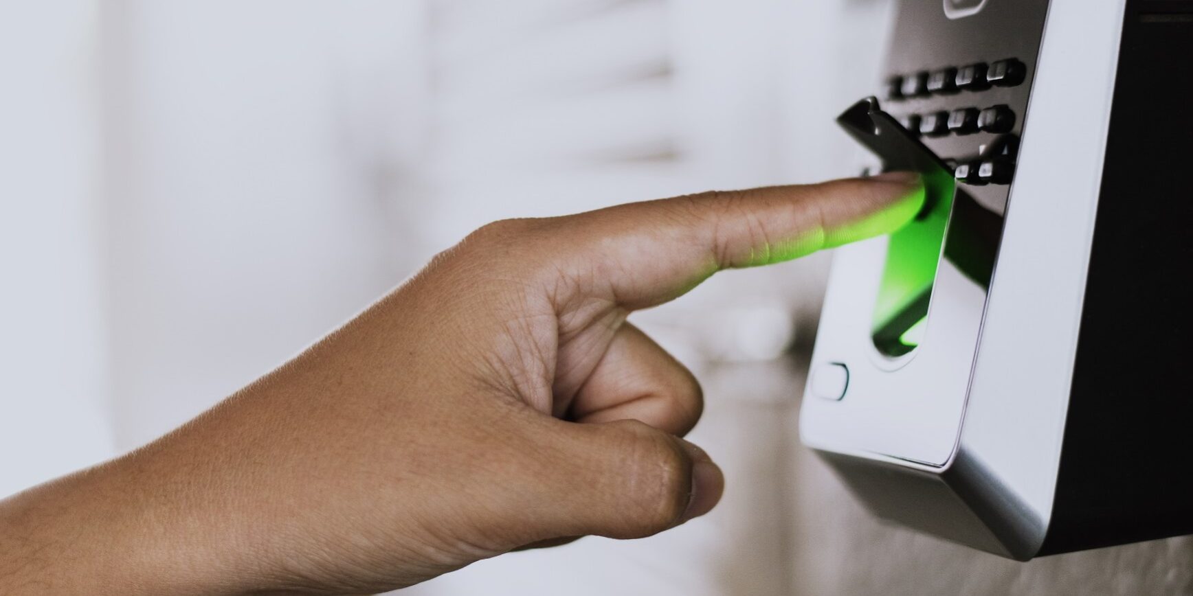 cerraduras con huella digital en Valencia - escaner dedo