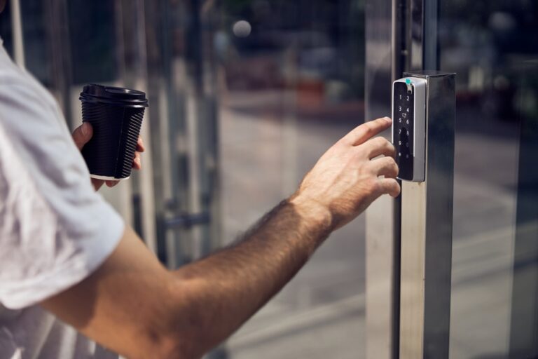 empresa de control de acceso en Valencia - acceso código