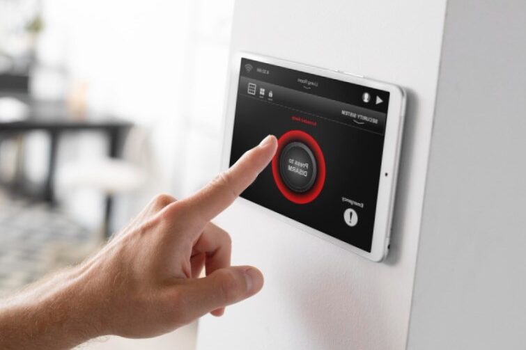 Sistemas de alarma para negocios en Valencia - Pantalla