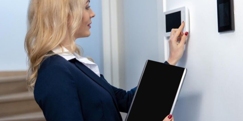 Instalar alarmas en empresas en Valencia – Mujer Instalar alarmas en empresas en Valencia - Mujer