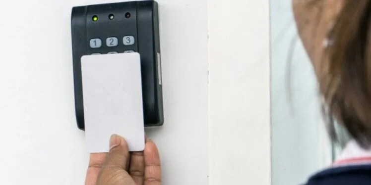 Sistema de control de acceso en Valencia - Clave