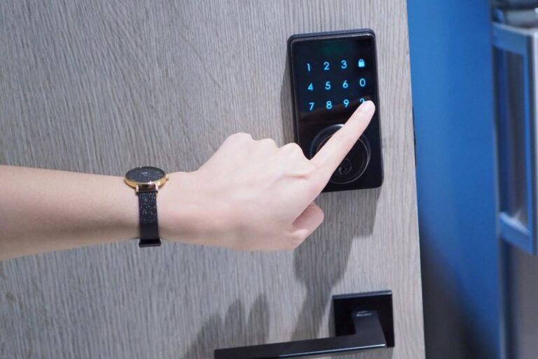 Instalar cerraduras inteligentes en Valencia - Botones